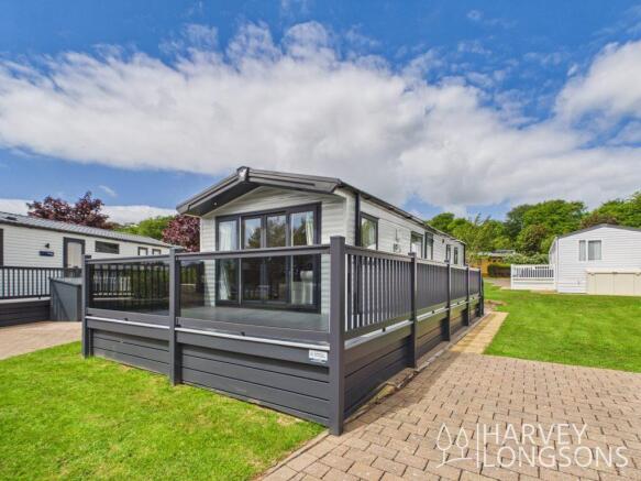 Exterior of the Willerby Lamberhurst Holiday Carav