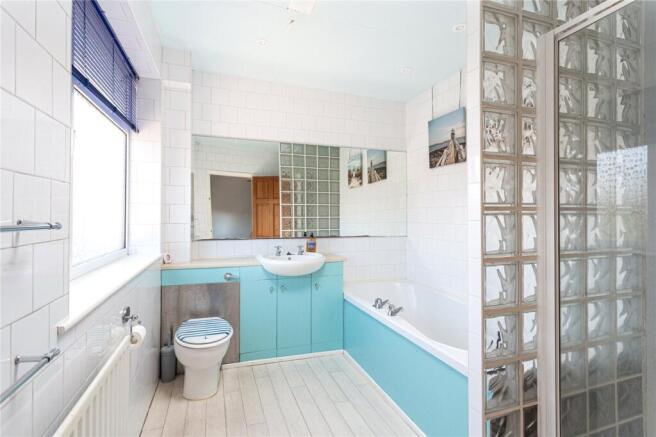 3 bed Terraced for sale Image 9