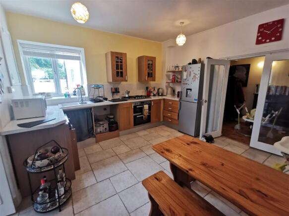 KITCHEN DINING ROOM