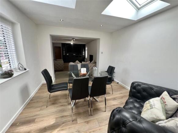 3 bed Bungalow for sale Image 10