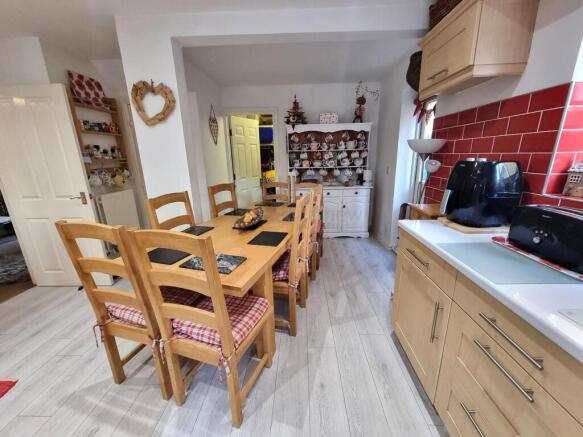 Kitchen/Breakfast Room