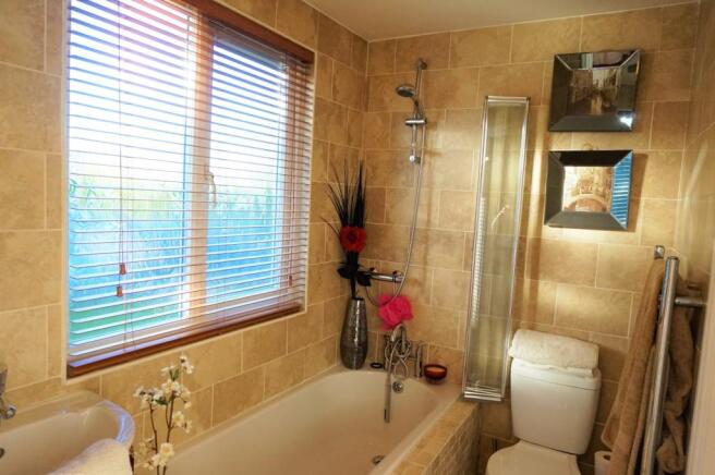 Jack & Jill En-suite