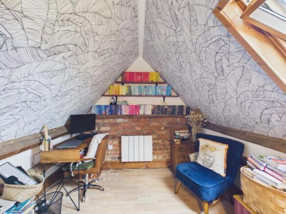 CAM02366G0-PR0143-STILL021