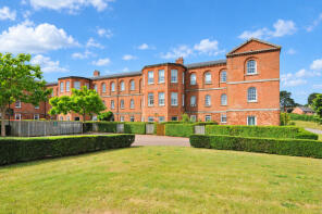 5, Woodbury Walk, Devington Park, Exeter EX6 8TR