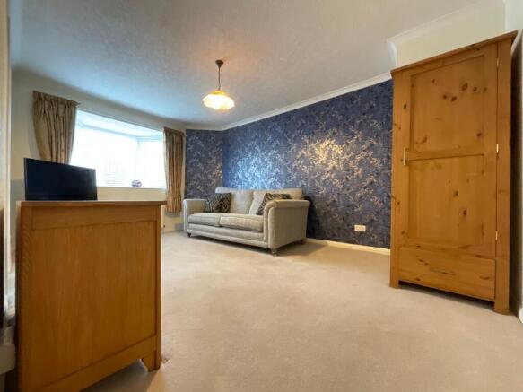 2 bed Flat for sale Image 5