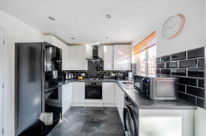 Abbotsbury Way, St Andrews Ridge, Swindon, SN25 photo 3