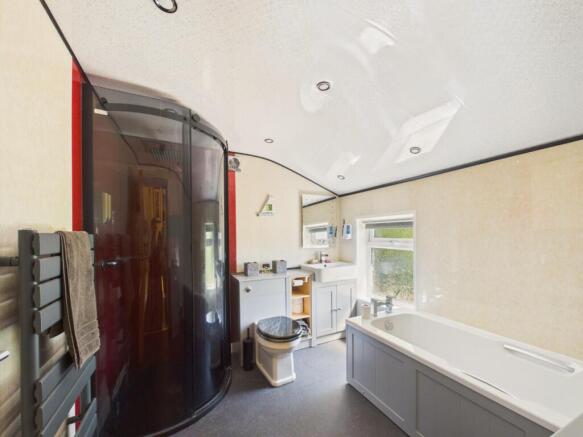 2 bed Terraced for sale Image 8