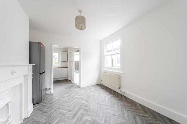 32 A Replingham R...