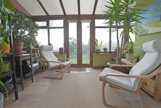 4 bed Detached for sale Image 9