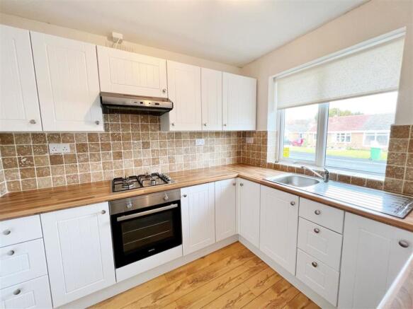 Kitchen 2.jpg