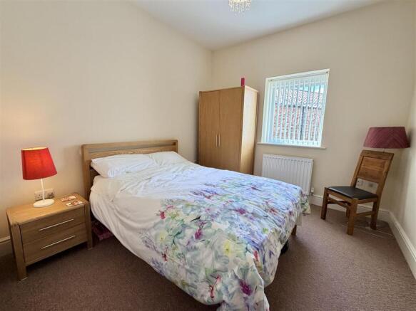 2 bed House for sale Image 7