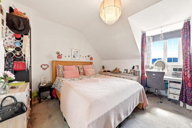3 bed Semi-Detached for sale Image 9
