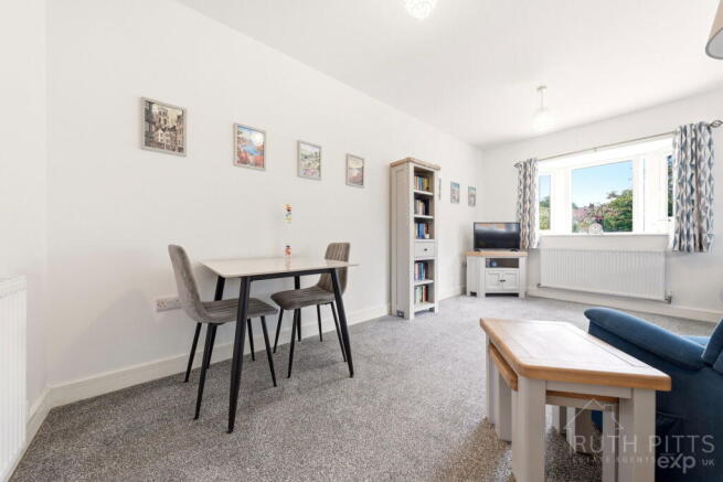 2 bed Semi-Detached Bungalow for sale Image 9