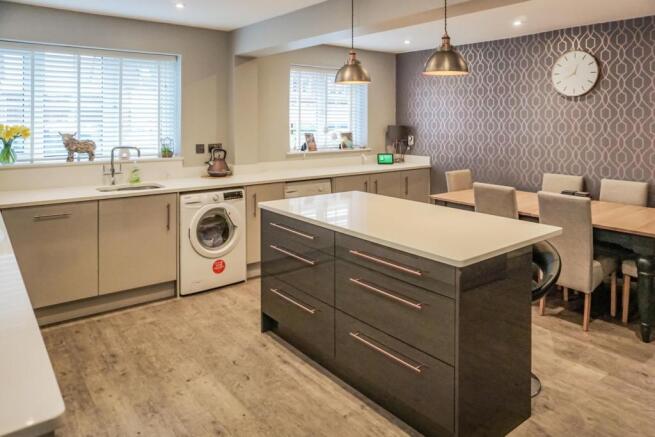 Kitchen/Dining Room