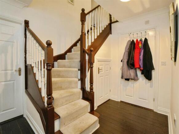 3 bed Semi-Detached for sale Image 6