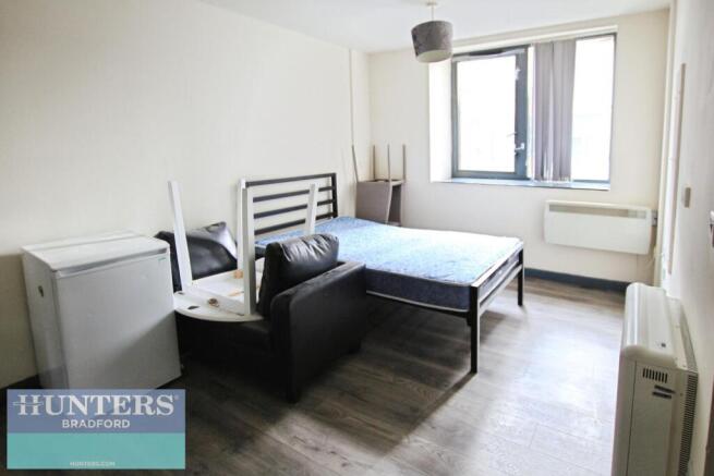 Studio to rent Image 5