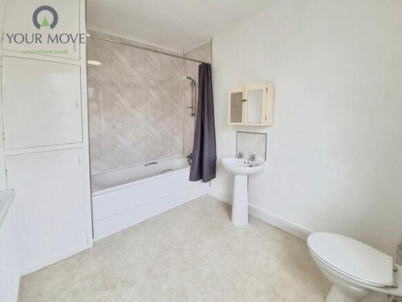 2 bed Terraced to rent Image 10