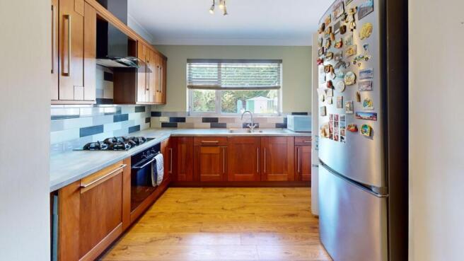 4 bed Detached for sale Image 5