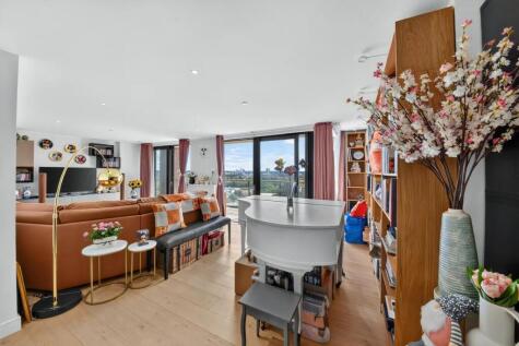 East Ferry Road London E14