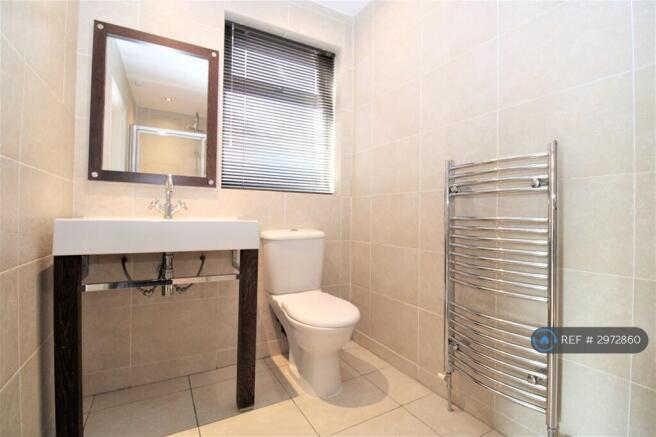 5 bed Detached to rent Image 5