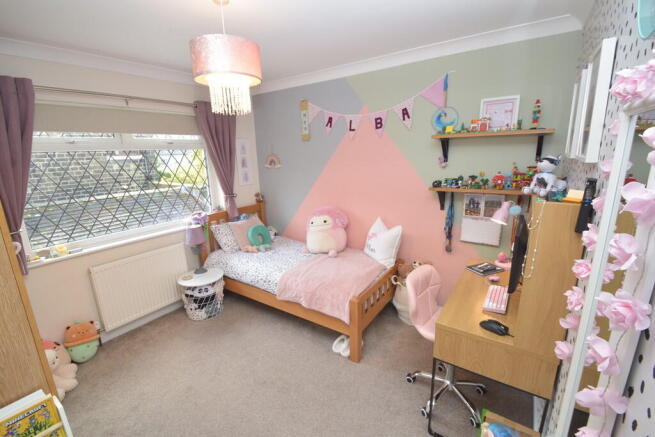 4 bed Semi-Detached for sale Image 12