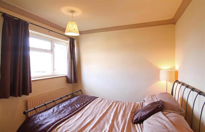 Bedroom 2.JPG