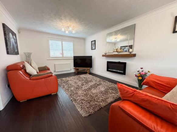 4 bed Detached for sale Image 8
