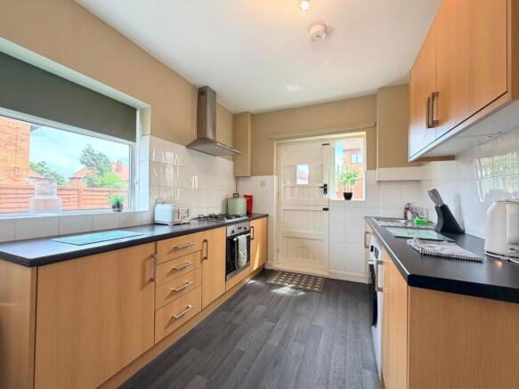 3 bed Semi-Detached for sale Image 5