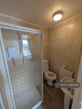 En-Suite Attic Room Bathroom a