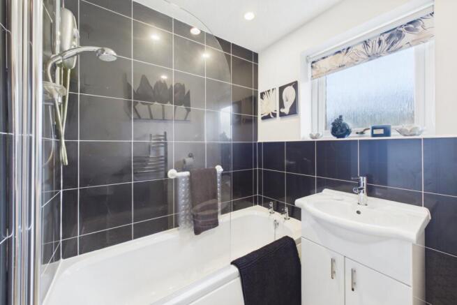 3 bed Semi-Detached for sale Image 12