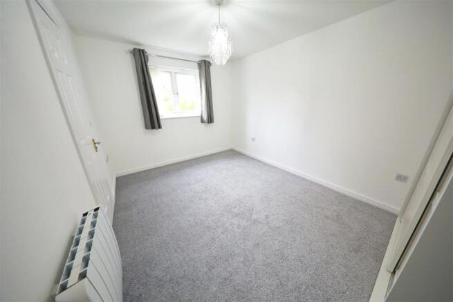 2 bed Apartment to rent Image 10