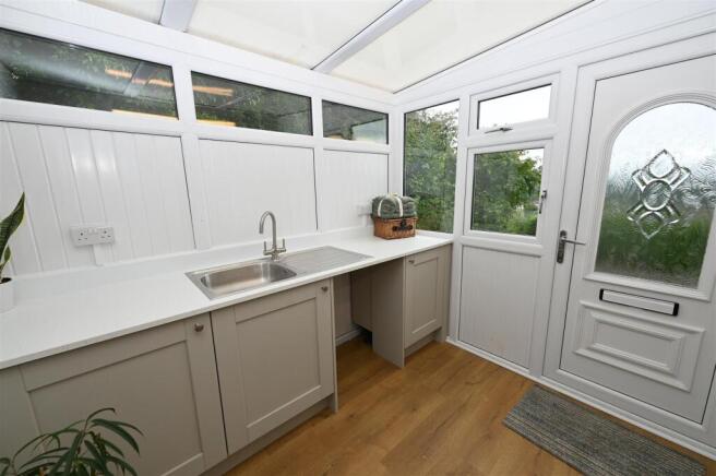 2 bed Semi-Detached Bungalow for sale Image 11