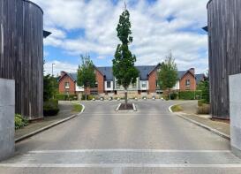1, Vickers Close, Chertsey KT16 0BZ