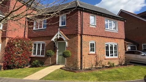 Redshank Crescent, Chineham, Basingstoke, Hampshire, RG24