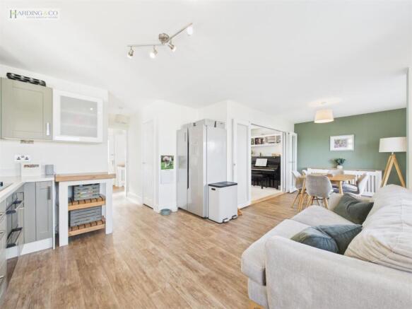 Kitchen dining.jpg
