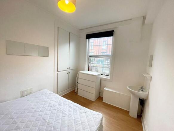 1 bed House Share to rent Image 12