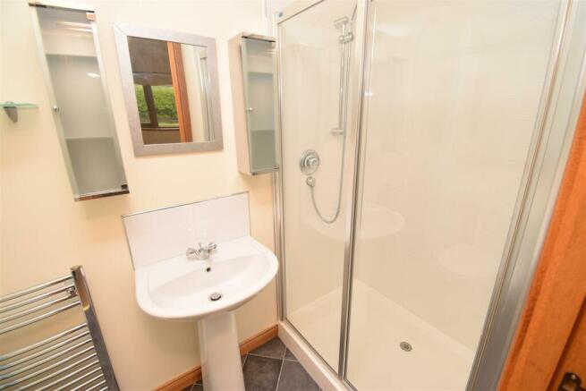 BEDROOM ONE EN-SUITE.JPG