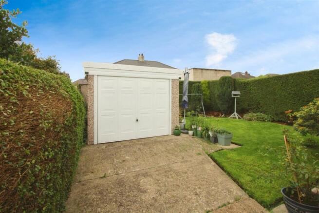 Garage & garden