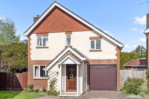 Saxon Close, Billingshurst, RH14
