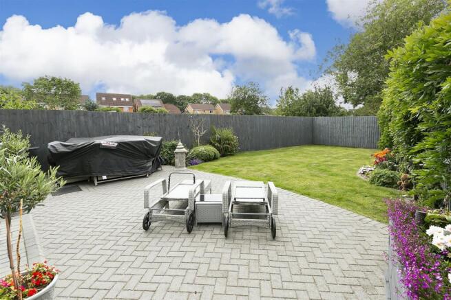 4 bed Detached for sale Image 7
