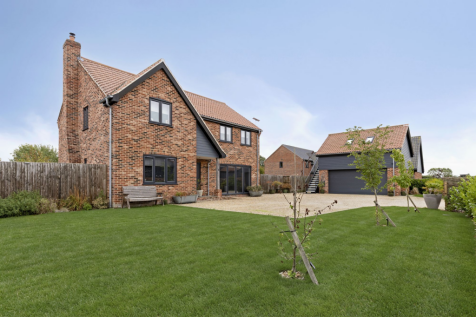 Impressive Detached Property with an Annex in Beeston
