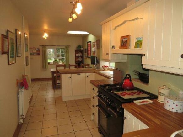 Kitchen/Dining Area