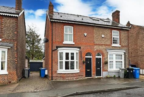 Park Road, Hale