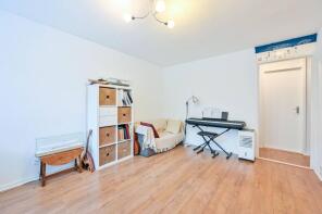 97, Amina Way, London SE16 3UH