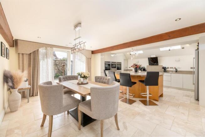 Kitchen/Dining Room