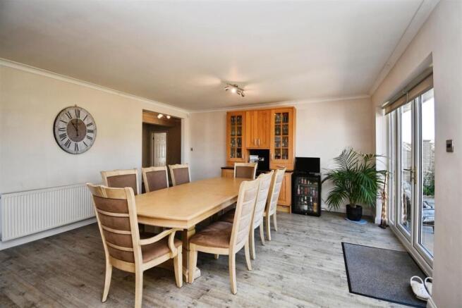 5 bed Detached Bungalow for sale Image 11