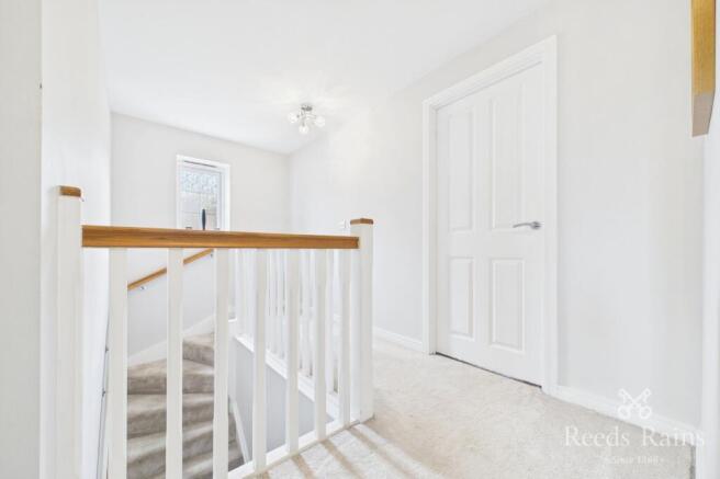 4 bed Detached for sale Image 11