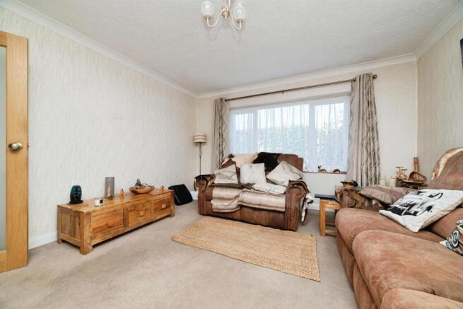 3 bed Semi-Detached for sale Image 8
