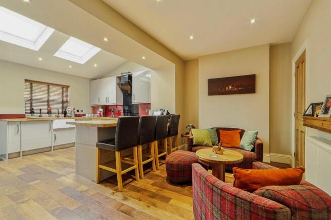 2 bed Terraced for sale Image 7