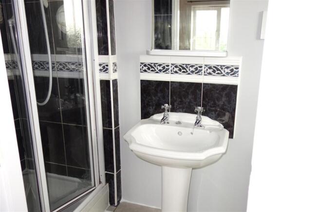ensuite.JPG